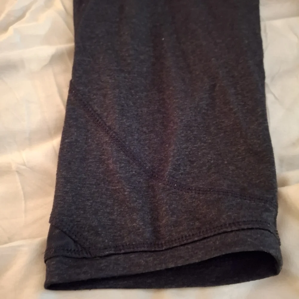 Tangerine Women's Dark Gray And Black Cropped Leggings